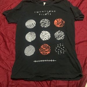 TØP tee